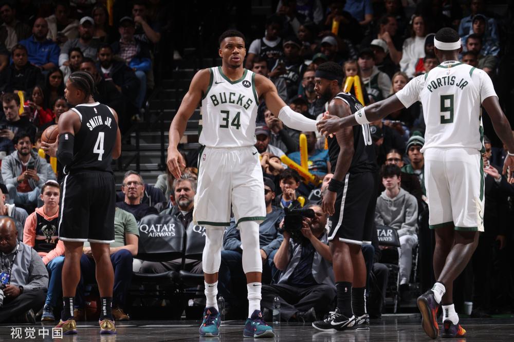 阿迪达斯的 阿迪达斯的